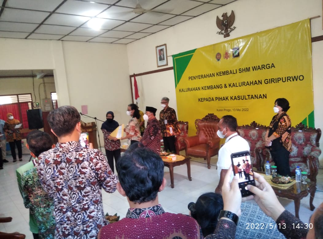 Ibu Sumartilah Kembalikan Tanah Milik Kasultanan Yogyakarta Kepada GKR Mangkubumi